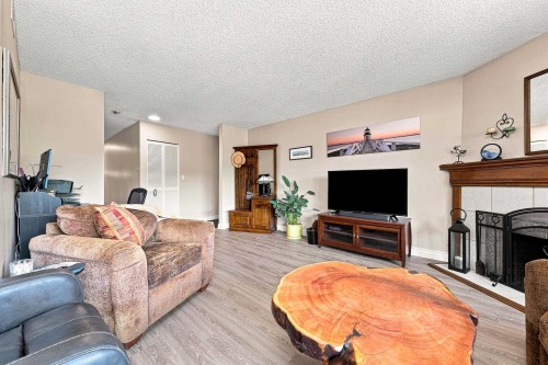 1059 Old Lillooet Road, North Vancouver, BC - Indoor Photo Showing Living Room With Fireplace
