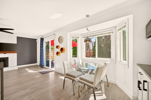 5962 49A Avenue, Delta, BC - Indoor Photo Showing Dining Room