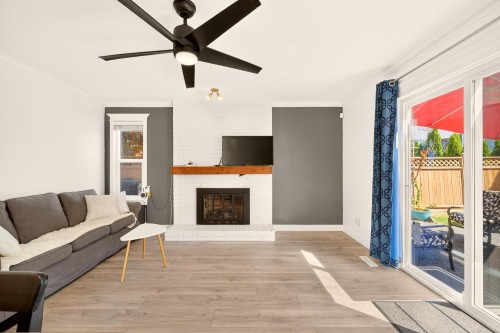 5962 49A Avenue, Delta, BC - Indoor Photo Showing Living Room With Fireplace
