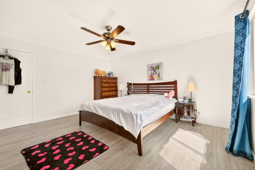 5962 49A Avenue, Delta, BC - Indoor Photo Showing Bedroom