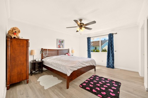 5962 49A Avenue, Delta, BC - Indoor Photo Showing Bedroom