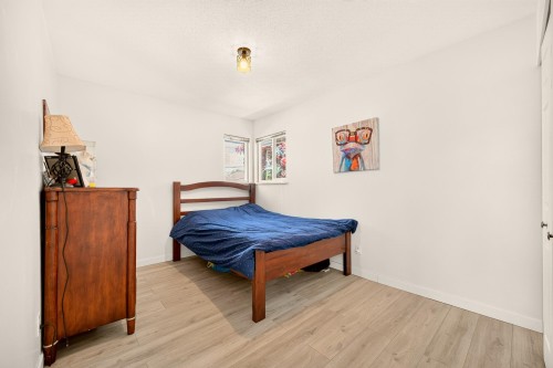 5962 49A Avenue, Delta, BC - Indoor Photo Showing Bedroom