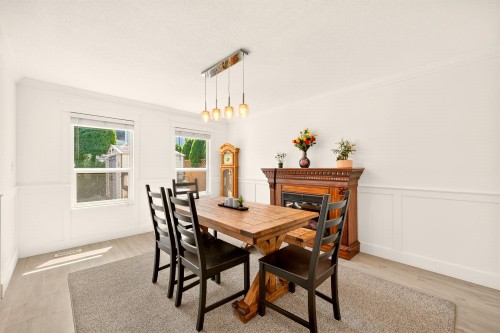 5962 49A Avenue, Delta, BC - Indoor Photo Showing Dining Room