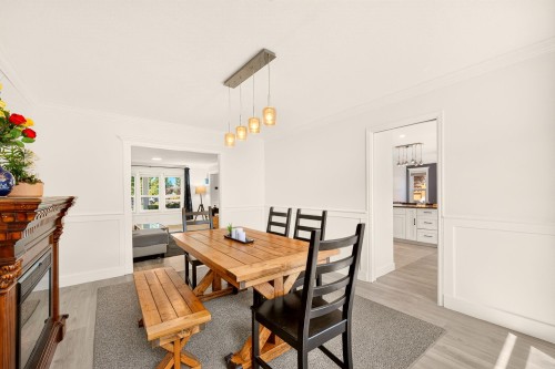 5962 49A Avenue, Delta, BC - Indoor Photo Showing Dining Room