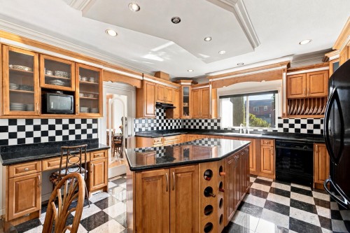 10031 Leonard Road, Richmond, BC - Indoor Photo Showing Kitchen