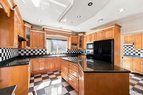10031 Leonard Road, Richmond, BC - Indoor Photo Showing Kitchen With Double Sink