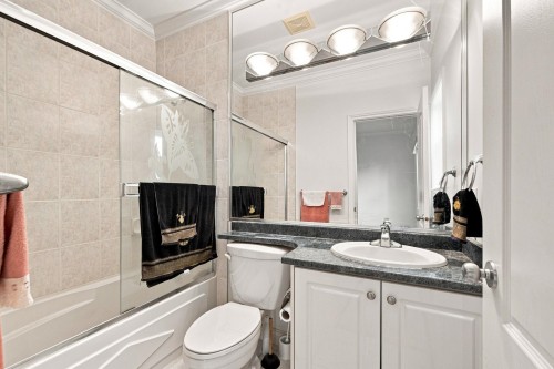10031 Leonard Road, Richmond, BC - Indoor Photo Showing Bathroom