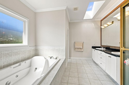 10031 Leonard Road, Richmond, BC - Indoor Photo Showing Bathroom