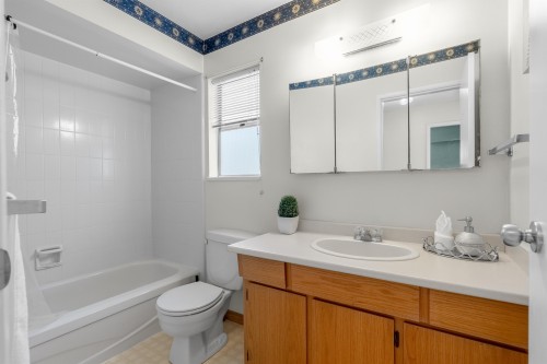 3588 Georgia Street, Richmond, BC - Indoor Photo Showing Bathroom