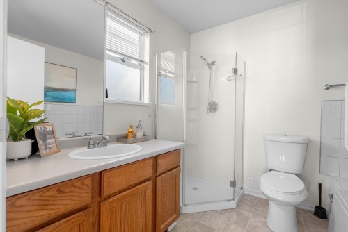 3588 Georgia Street, Richmond, BC - Indoor Photo Showing Bathroom