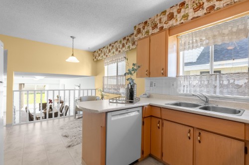 3588 Georgia Street, Richmond, BC - Indoor Photo Showing Kitchen With Double Sink
