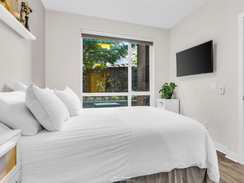 117-723 3Rd Street W, North Vancouver, BC - Indoor Photo Showing Bedroom