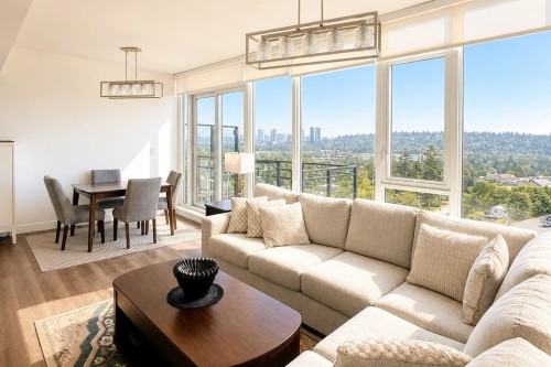 1306-901 Lougheed Highway, Coquitlam, BC - Indoor Photo Showing Living Room