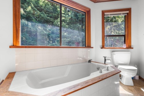 3456 Main Avenue, Belcarra, BC - Indoor Photo Showing Bathroom