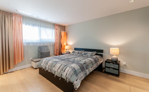10280 Hollywell Drive, Richmond, BC - Indoor Photo Showing Bedroom