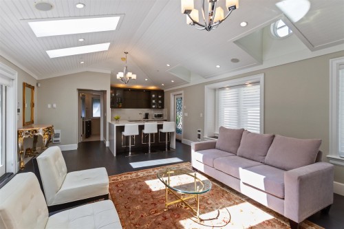 4768 4Th Avenue W, Vancouver, BC - Indoor Photo Showing Living Room