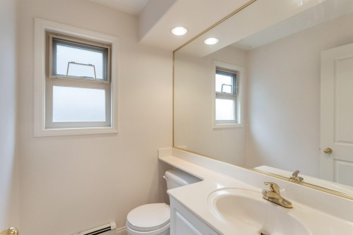 8468 Osler Street, Vancouver, BC - Indoor Photo Showing Bathroom
