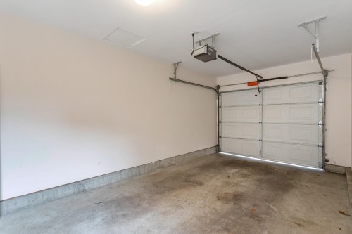 8468 Osler Street, Vancouver, BC - Indoor Photo Showing Garage