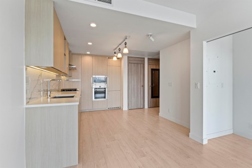 4108-4890 Lougheed Highway, Burnaby, BC - Indoor
