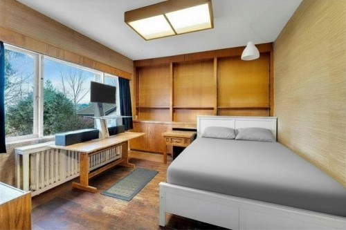 360 Keith Road, West Vancouver, BC - Indoor