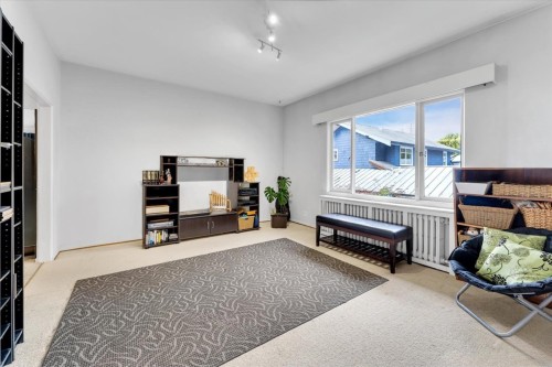 360 Keith Road, West Vancouver, BC - Indoor