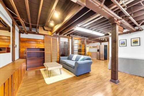 360 Keith Road, West Vancouver, BC - Indoor Photo Showing Basement