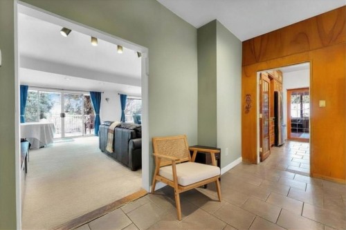 360 Keith Road, West Vancouver, BC - Indoor Photo Showing Other Room