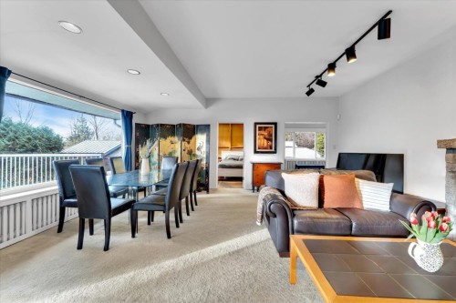 360 Keith Road, West Vancouver, BC - Indoor