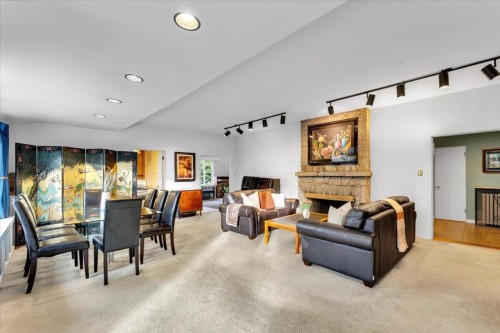 360 Keith Road, West Vancouver, BC - Indoor With Fireplace