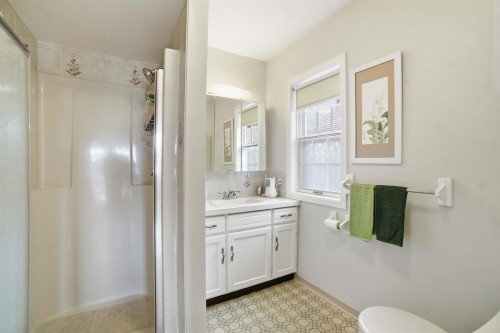 3580 Broadway Street, Richmond, BC - Indoor Photo Showing Bathroom