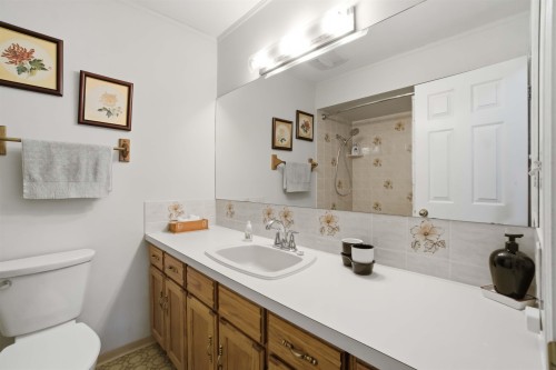 3580 Broadway Street, Richmond, BC - Indoor Photo Showing Bathroom
