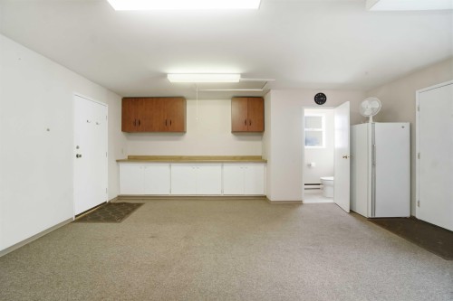 3580 Broadway Street, Richmond, BC - Indoor Photo Showing Kitchen
