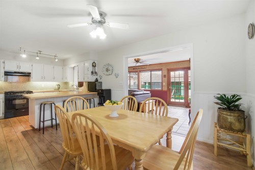 3580 Broadway Street, Richmond, BC - Indoor Photo Showing Dining Room