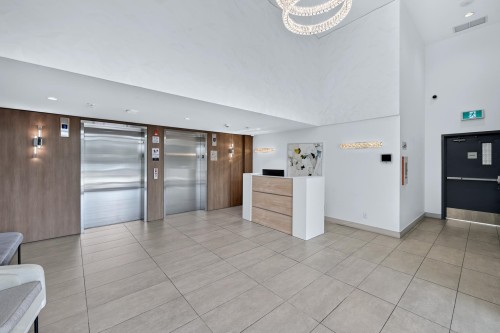 609-5788 Gilbert Road, Richmond, BC - Indoor Photo Showing Other Room