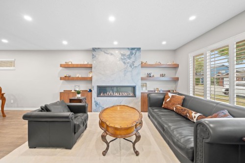 10540 Yarmish Drive, Richmond, BC - Indoor With Fireplace