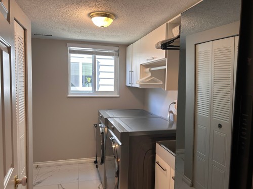 10540 Yarmish Drive, Richmond, BC - Indoor Photo Showing Laundry Room