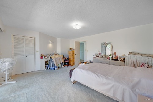 10613 Yarmish Drive, Richmond, BC - Indoor Photo Showing Bedroom