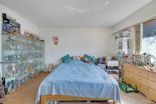 10613 Yarmish Drive, Richmond, BC - Indoor Photo Showing Bedroom