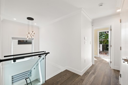 812 Montroyal Boulevard, North Vancouver, BC - Indoor Photo Showing Other Room