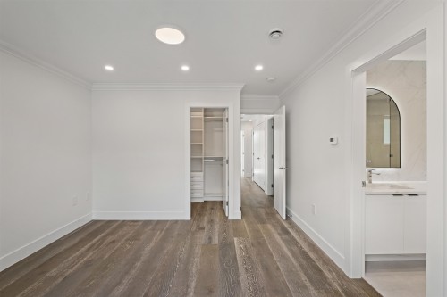 812 Montroyal Boulevard, North Vancouver, BC - Indoor Photo Showing Other Room