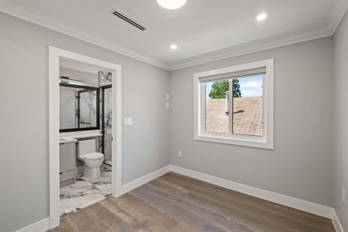 812 Montroyal Boulevard, North Vancouver, BC - Indoor Photo Showing Other Room