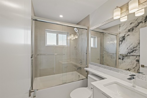 812 Montroyal Boulevard, North Vancouver, BC - Indoor Photo Showing Bathroom