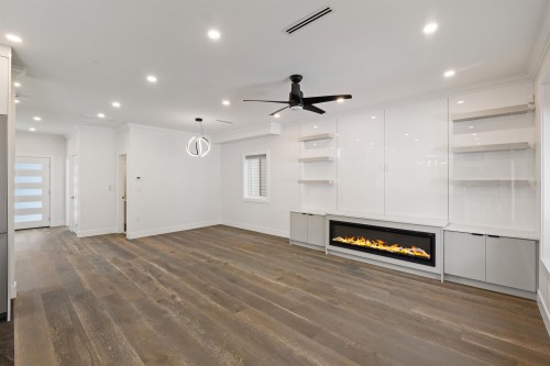 812 Montroyal Boulevard, North Vancouver, BC - Indoor Photo Showing Other Room With Fireplace