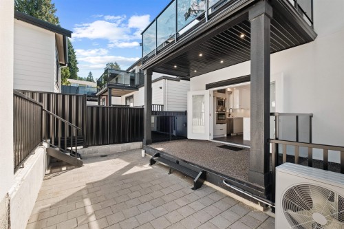 812 Montroyal Boulevard, North Vancouver, BC - Outdoor With Deck Patio Veranda With Exterior