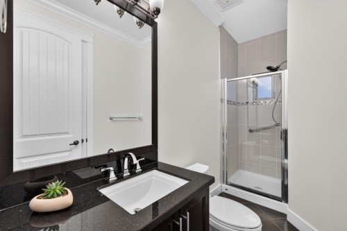 1010 55Th Avenue E, Vancouver, BC - Indoor Photo Showing Bathroom