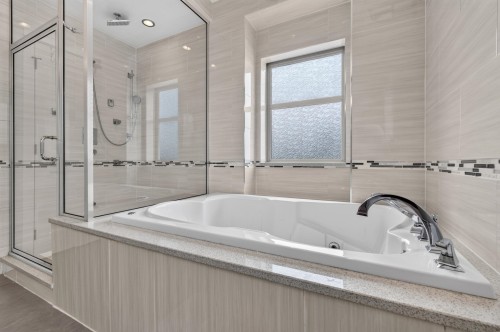 1010 55Th Avenue E, Vancouver, BC - Indoor Photo Showing Bathroom