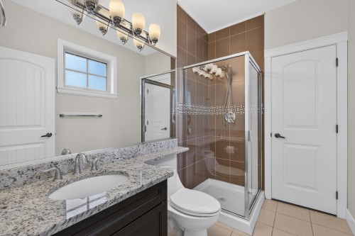 1010 55Th Avenue E, Vancouver, BC - Indoor Photo Showing Bathroom