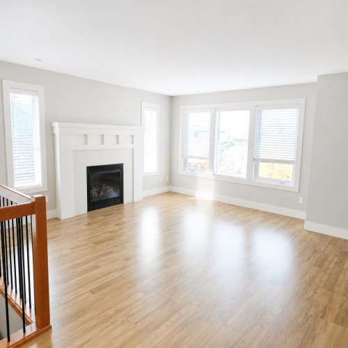 4995 Bay Road, Sechelt, BC - Indoor Photo Showing Living Room With Fireplace