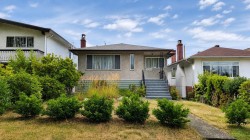 2748 6th Avenue E Vancouver, BC V5M 1R5