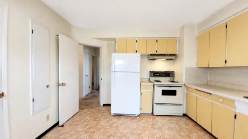 2748 6Th Avenue E, Vancouver, BC - Indoor Photo Showing Kitchen